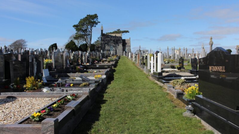 Rezultat zbiórki na cmentarzu: powstaną nowe alejki