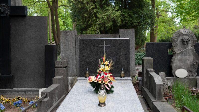 Mieszkańcy Trzebiny nie będą mogli odwiedzić wszystkich grobów w tym roku