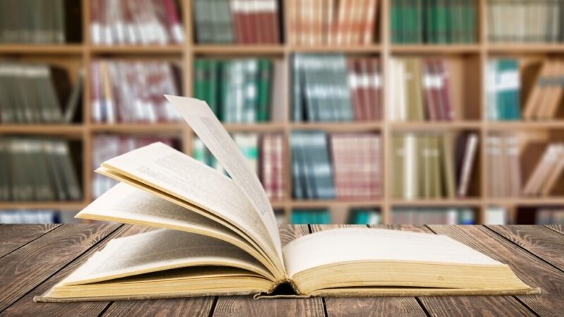 Trzebińska biblioteka zaprasza na artystyczne i literackie wydarzenia